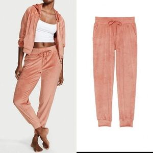 Victoria's Secret Velour Velvet JOGGERS Sweatpants Logo Drawstring Size XS Cozy